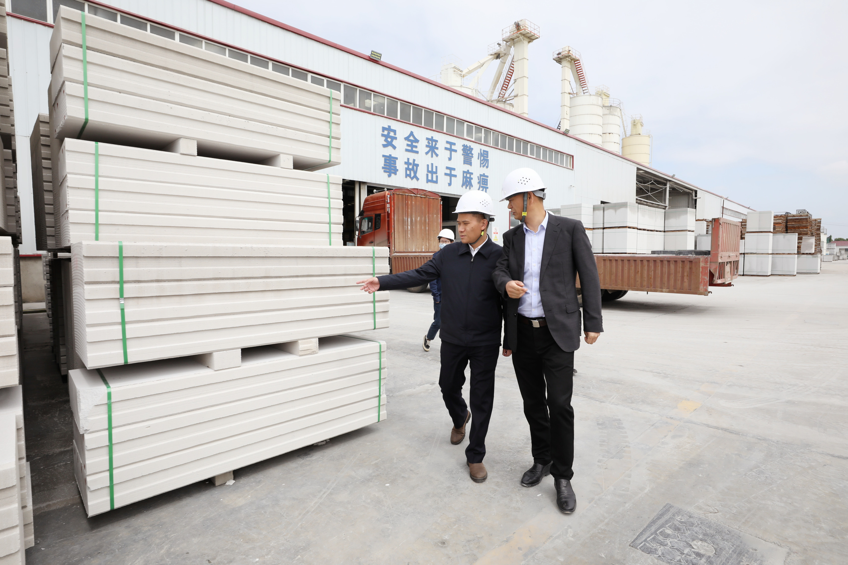 访需问诊解难题 检察长深入走访企业